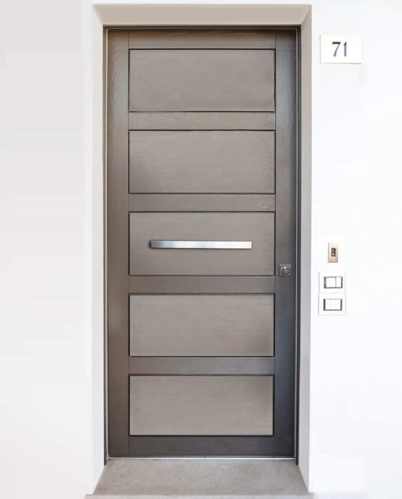 Porta blindata con pannello a riquadri grigio