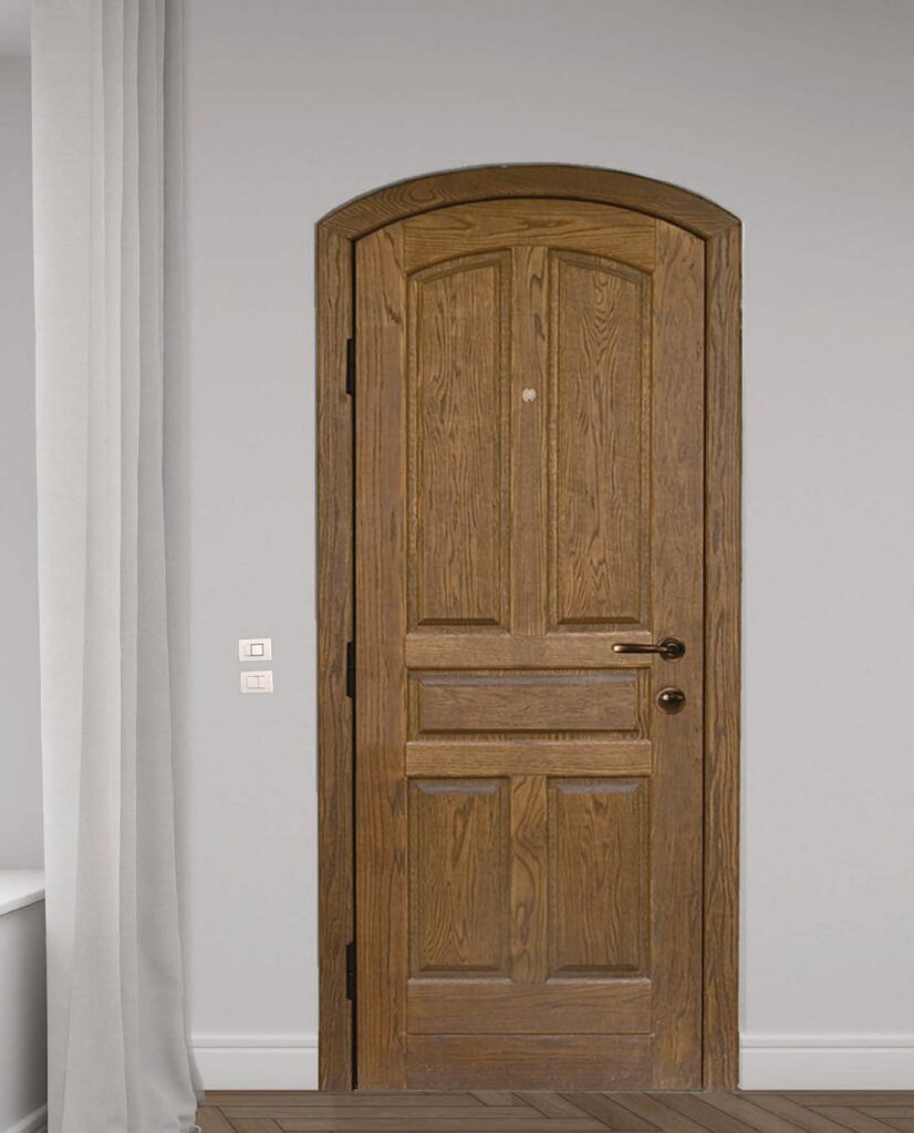 Porta blindata classica ad arco in legno chiaro