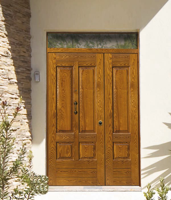 Porta blindata a due ante in legno classico