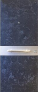 Rivestimento effetto pietra o lamina metallica per porta blindata, variante 2